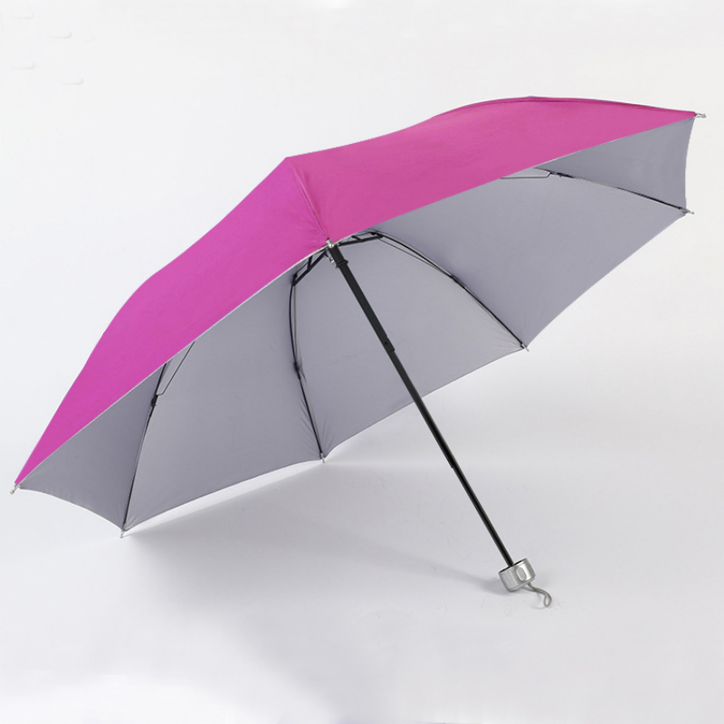 Hengdun Factory has in stock simple solid-color manual folding umbrellas, 7-bone thickened silver gel coated sun protection umbrellas, street stall and supermarket supplies, all-weather and all-weather umbrellas, advertising gift umbrellas, and customizable logos Application Scenario