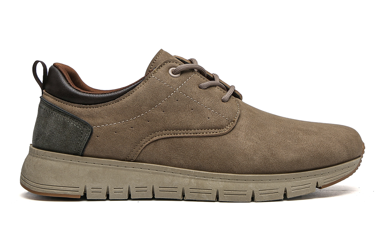 Comfortable and versatile summer casual sports shoes for men full figure