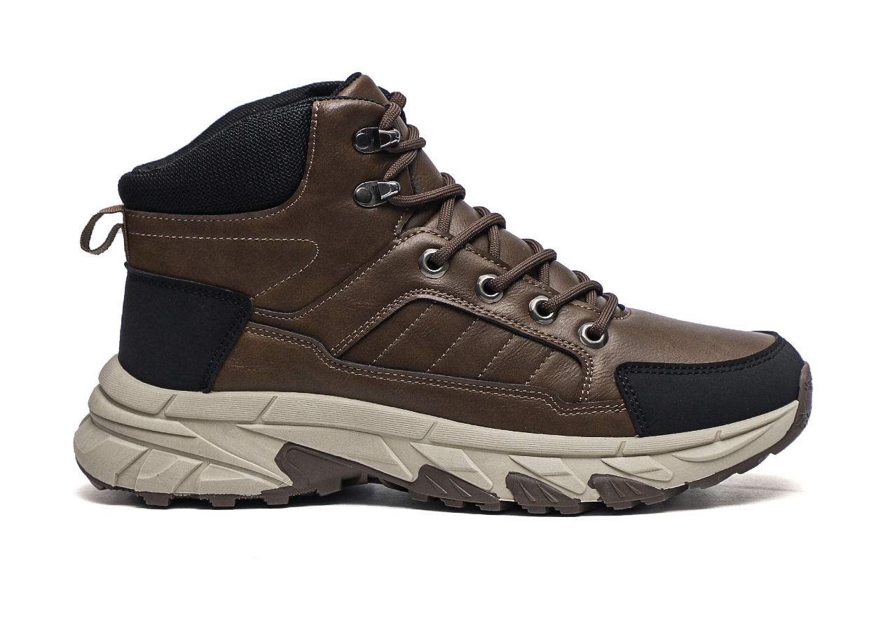 Brown hiking boots for men, summer outdoor hiking shoes full figure