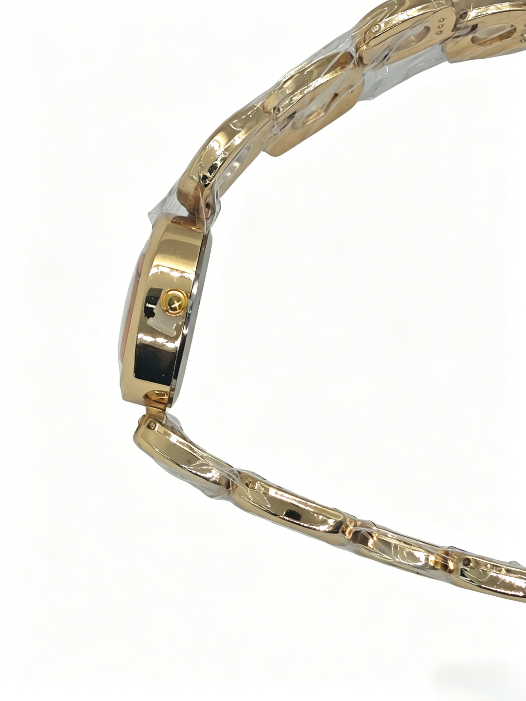 Creative quartz watch straps from watch manufacturers, fashionable and trendy, classic designs, couple clothing accessories watches Application Scenario
