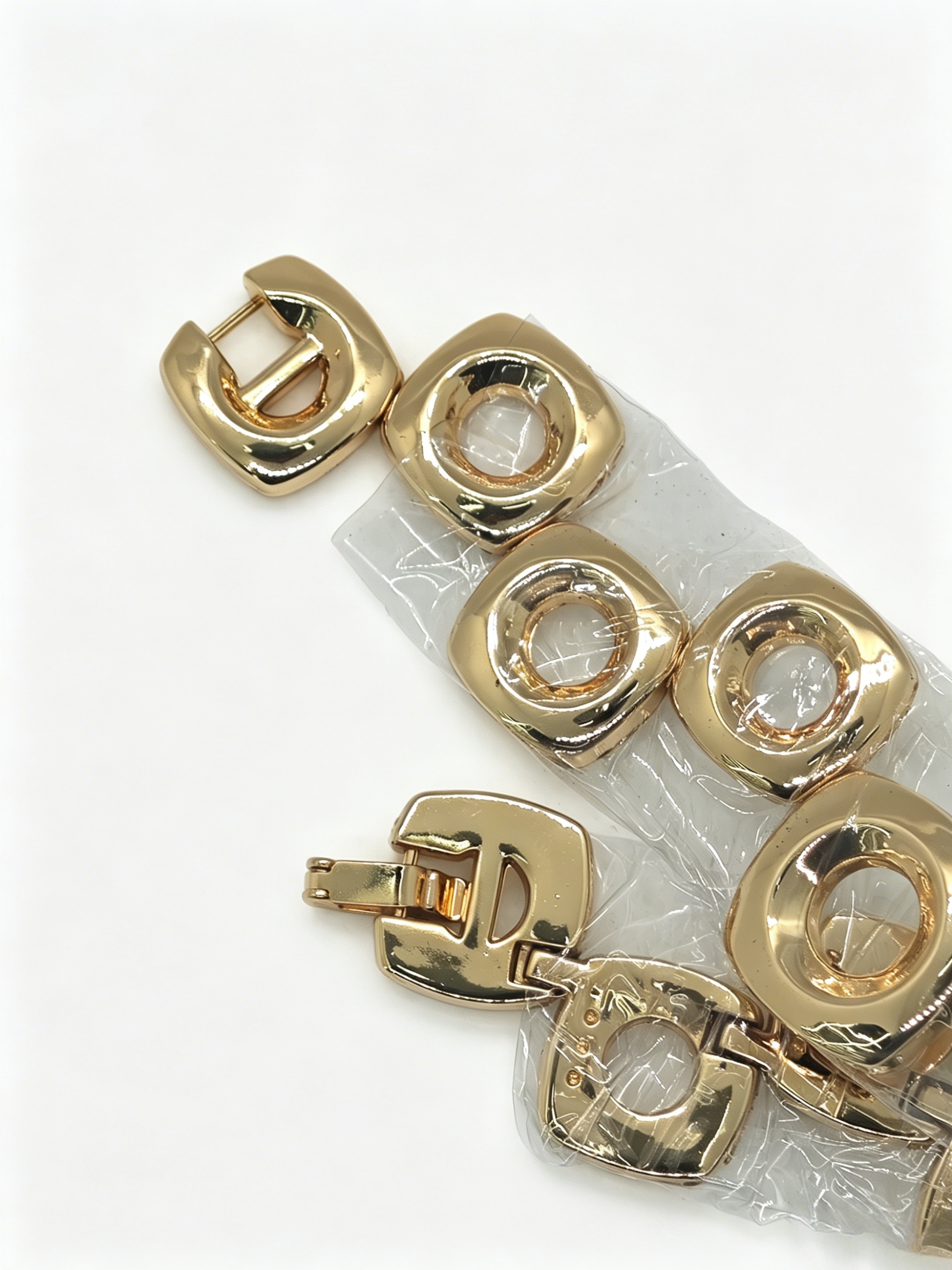 Creative quartz watch straps from watch manufacturers, fashionable and trendy, classic designs, couple clothing accessories watches Item Picture
