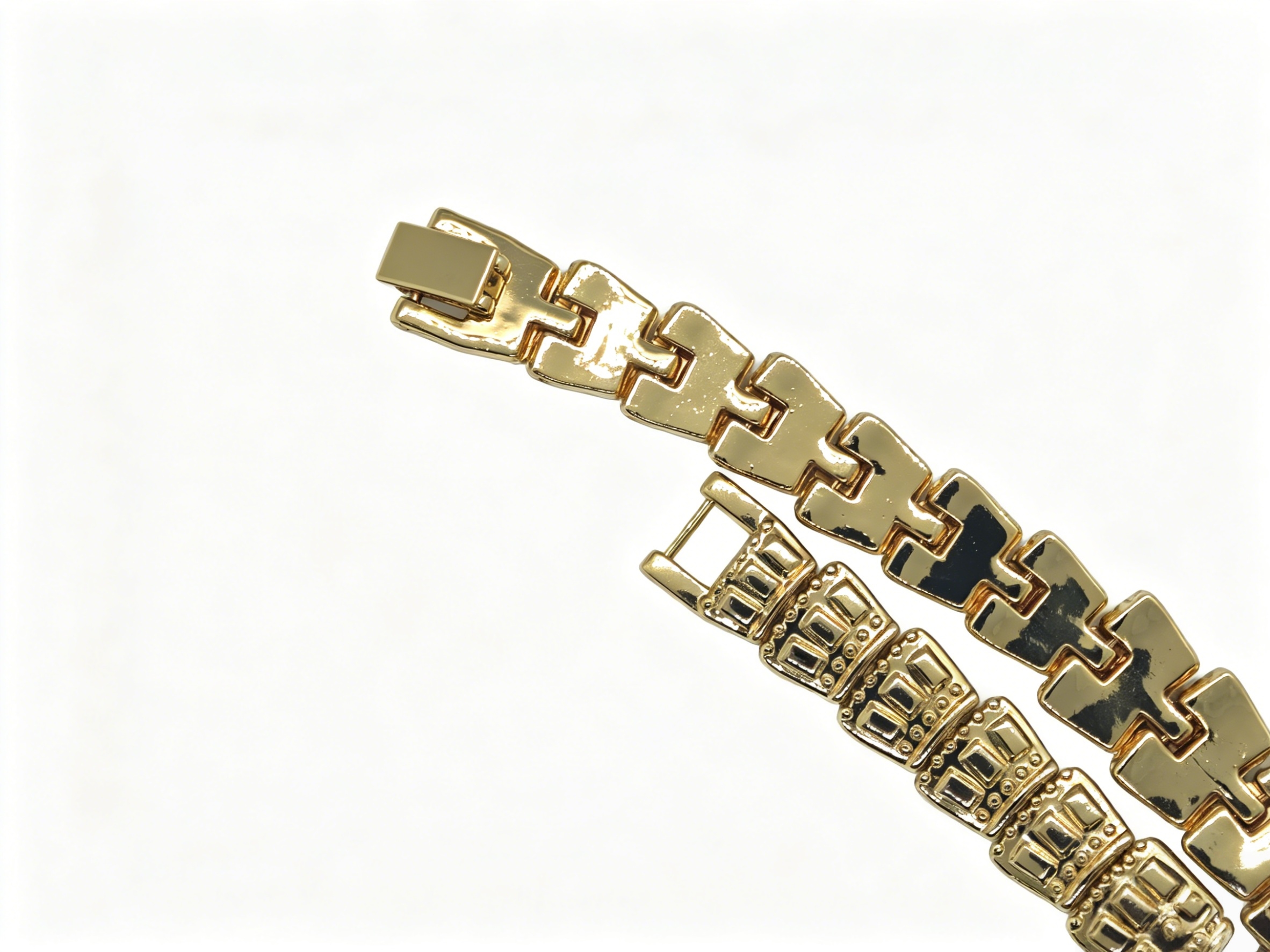 The watch manufacturer's diamond-encrusted zircon diamond gold and silver multi-color quartz watch is a fashionable and trendy classic design for couple clothing accessories Item Picture