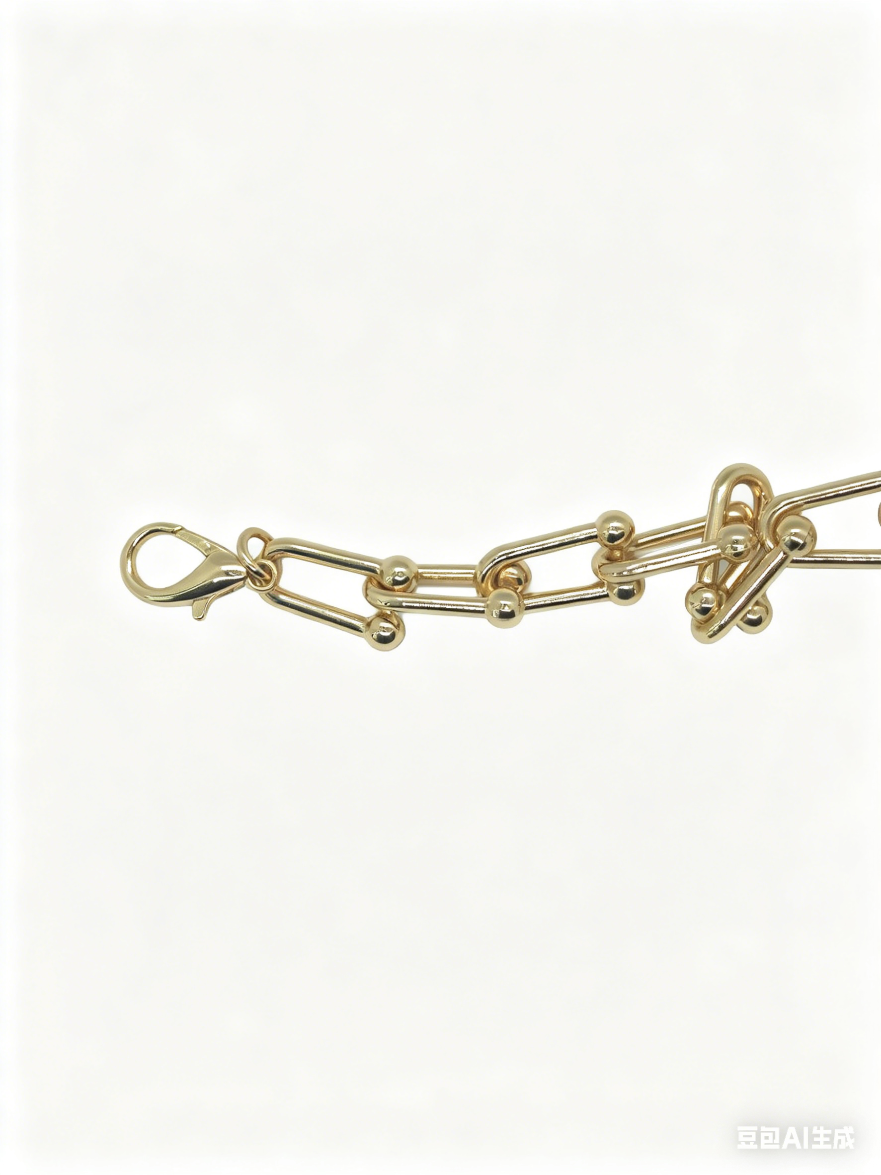 A quartz watch with a four-color oval dial set with diamonds, gold and silver from a watch manufacturer, featuring a fashionable and classic design, is suitable for couple clothing accessories Item Picture