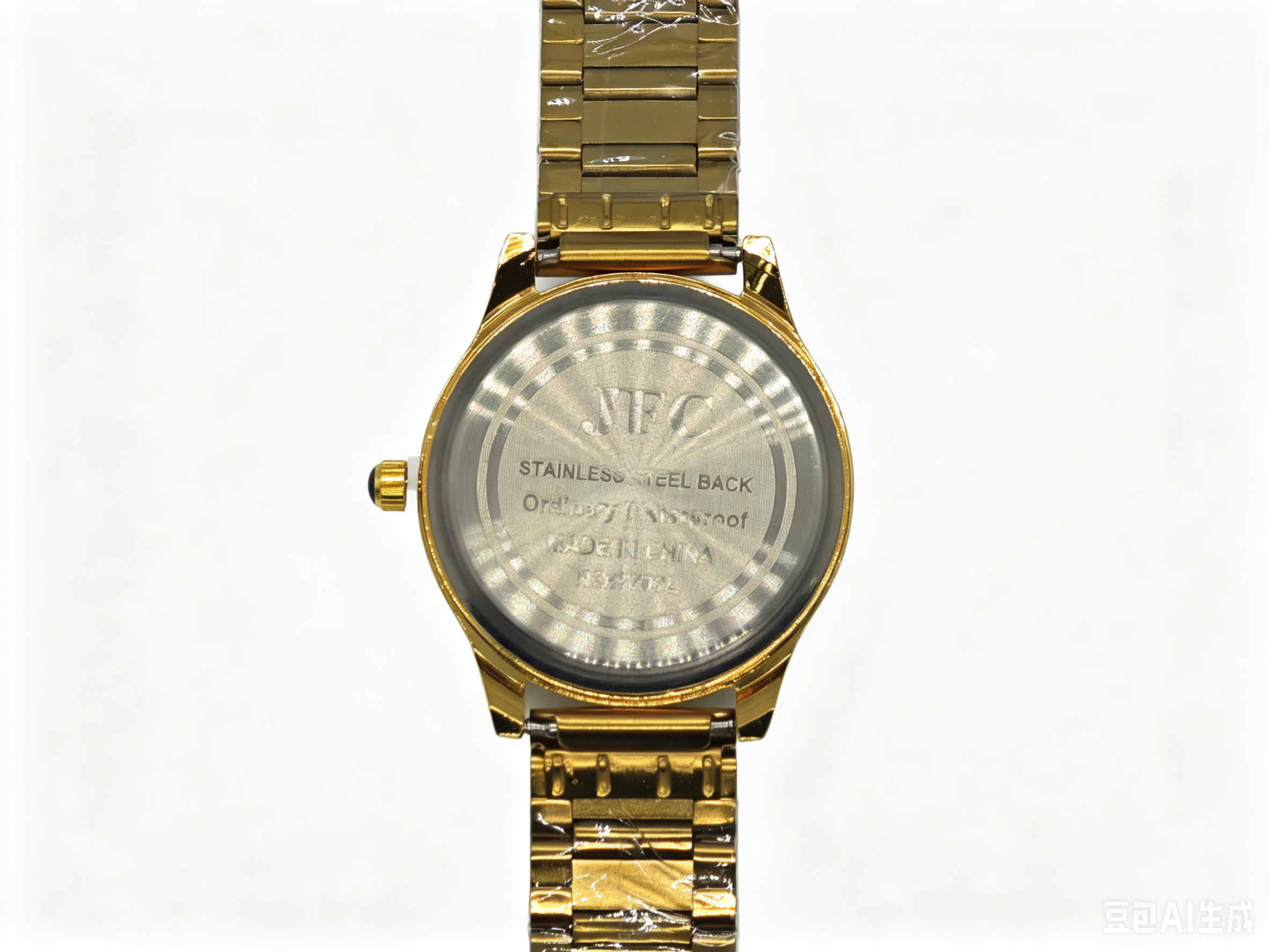 The golden steel band, three-color round dial quartz watch from the watch manufacturer features a fashionable, trendy and classic design, as well as a couple's clothing accessory watch details Picture