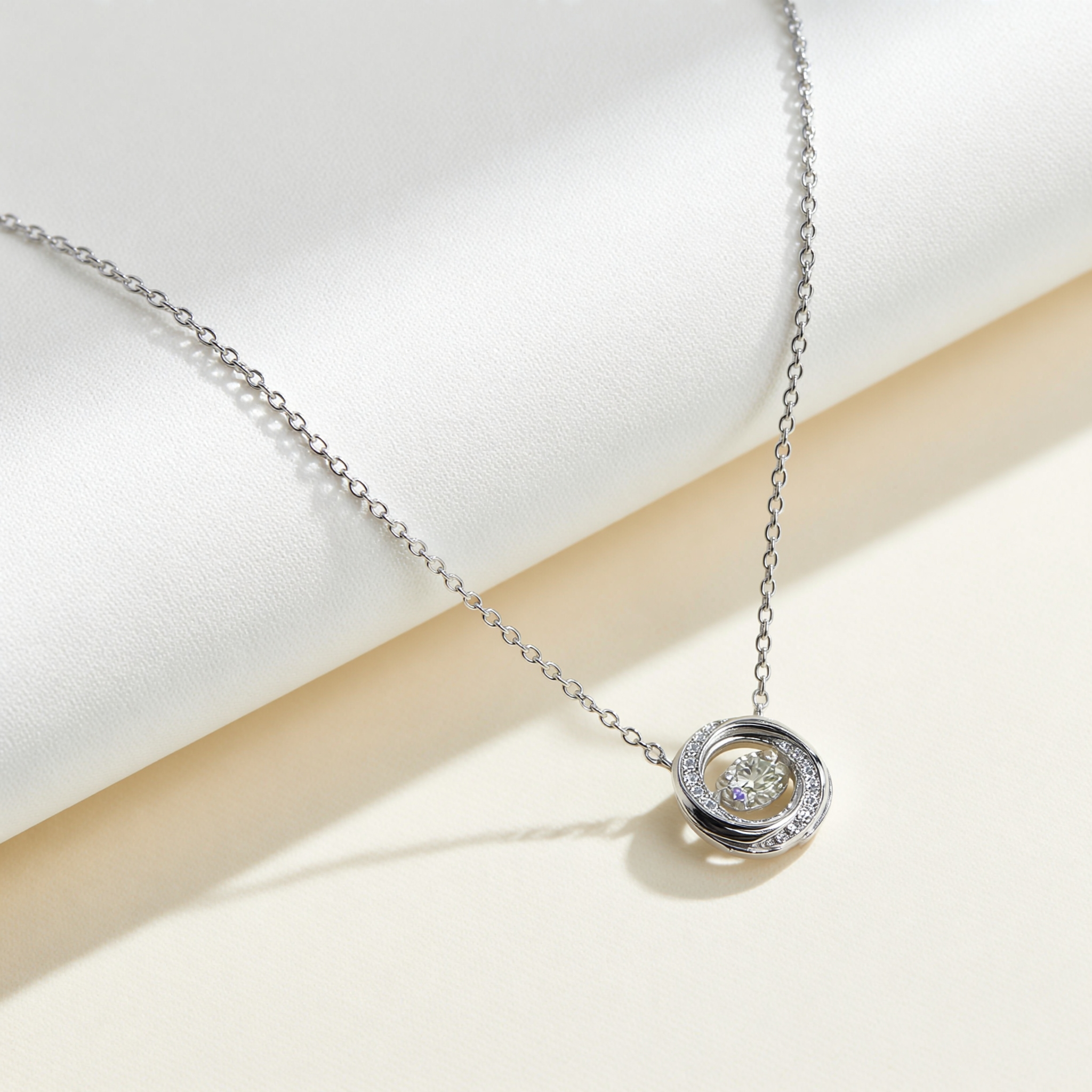 Zhuoheng Select s925 Sterling Silver Pendant Mobius Series three-second Heartbeat Light Luxury Niche Necklace details Picture