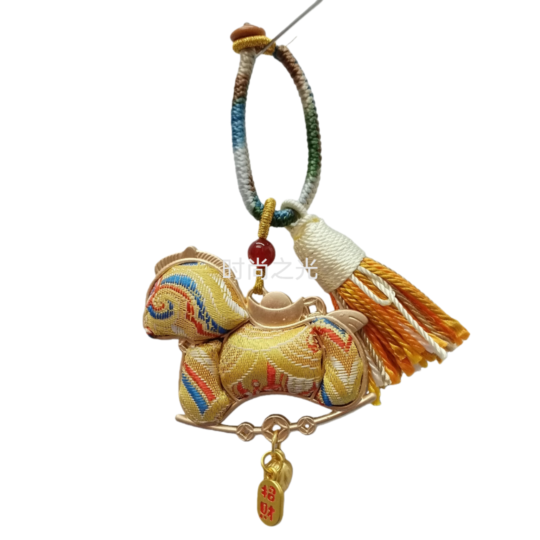 Song Brocade intangible cultural heritage pendant, a personalized and creative pendant for the Year of the Horse, is a fashionable and versatile decorative item. There are many types of pendants to match with accessories and gifts Application Scenario