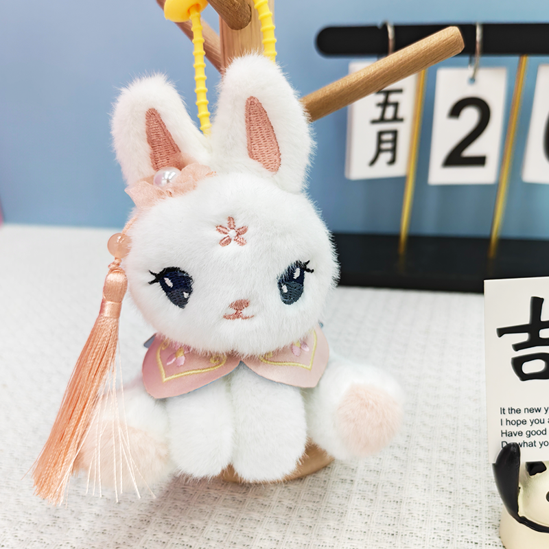 Chinese-style Tutu creative 4-inch plush pendant, claw machine doll, key pendant, car schoolbag pendant, gift, cartoon transformation keychain, costume doll pendant, plush toy, cute wholesale Application Scenario