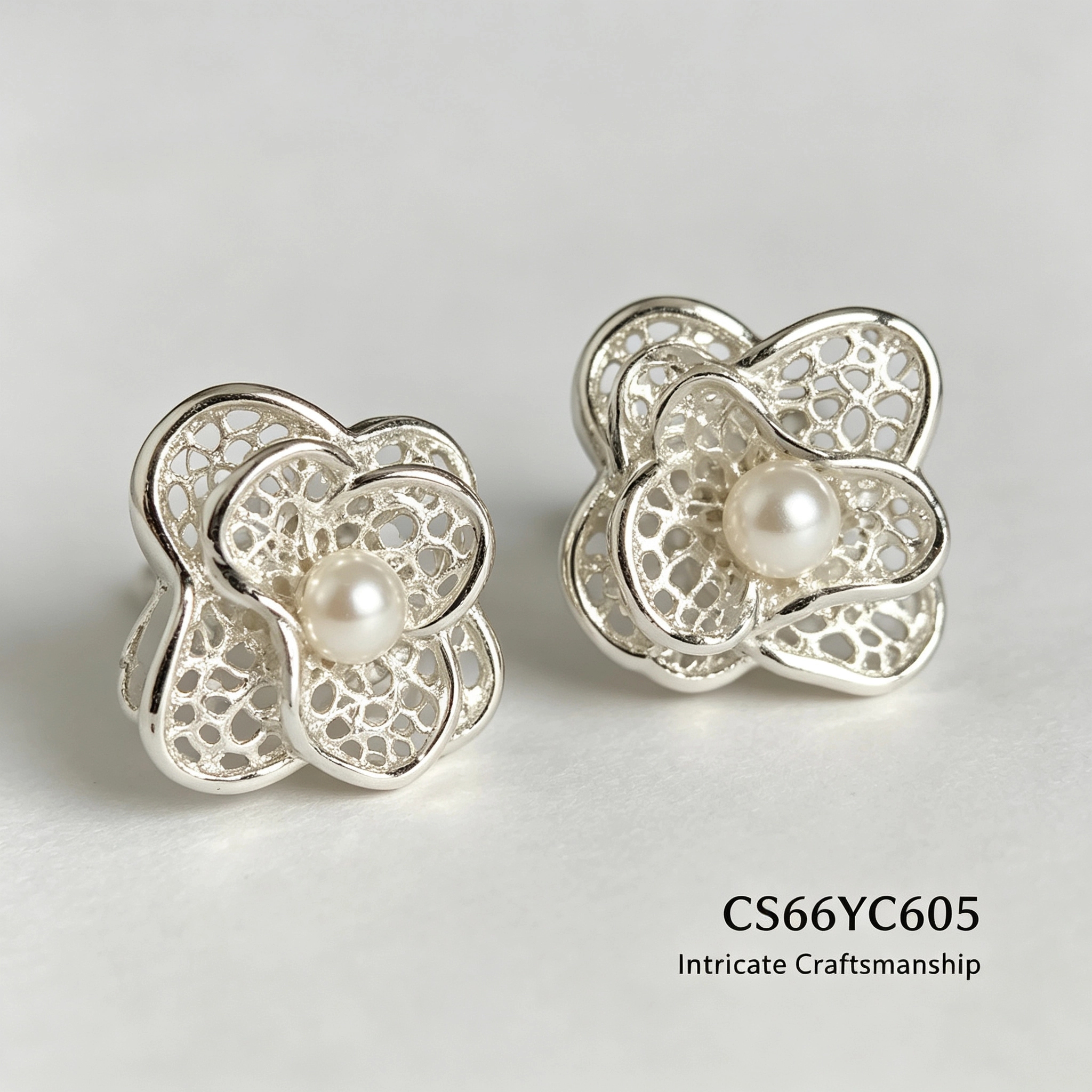 Spring Shi Original Silver Hollowed-out Flower Pearl Stud 925 Silver Earrings Set Item Picture