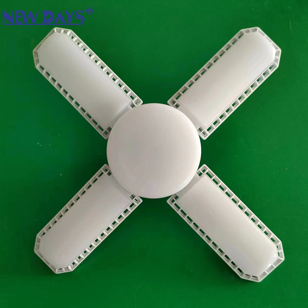NEWDAYS brand cross-border new LED bulb leaf lamp, King Kong Four-leaf +1 eye-protecting non-flicker folding lamp, Screw E27-port energy-saving high-brightness lighting lamp bulb leaf lamp bulb details Picture