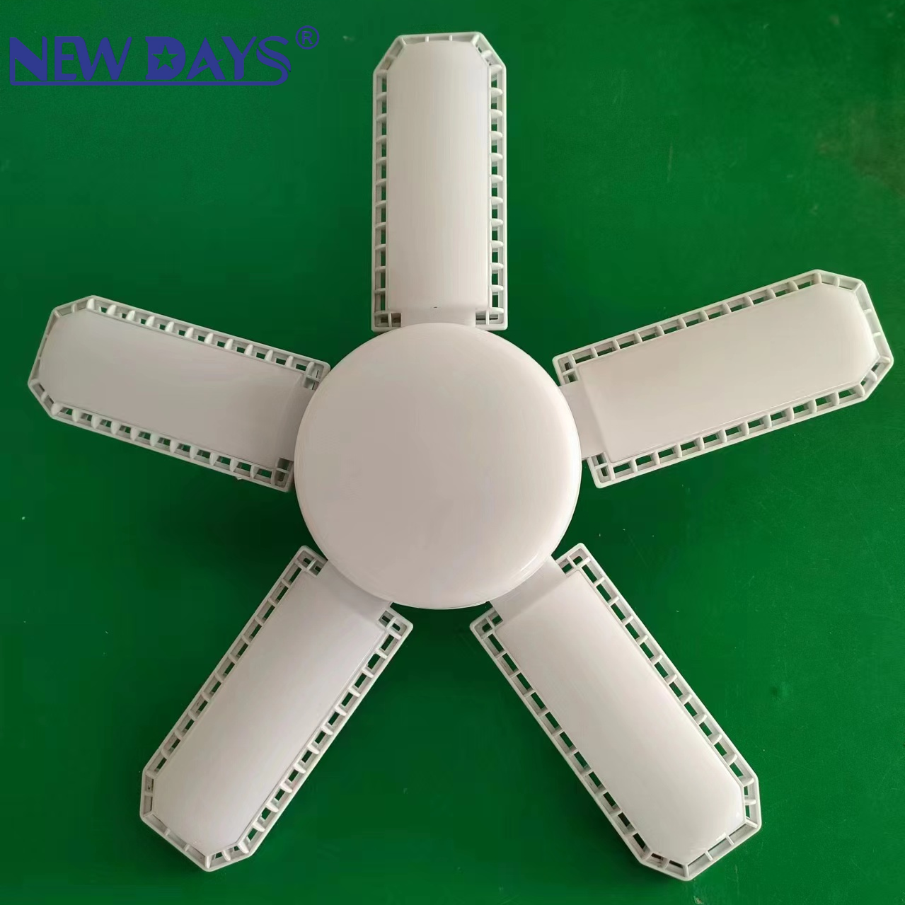 NEWDAYS brand cross-border new LED bulb leaf lamp, King Kong Five-leaf +1 eye-protecting non-flicker folding lamp, Screw E27-port energy-saving high-brightness lighting lamp bulb leaf lamp bulb details Picture