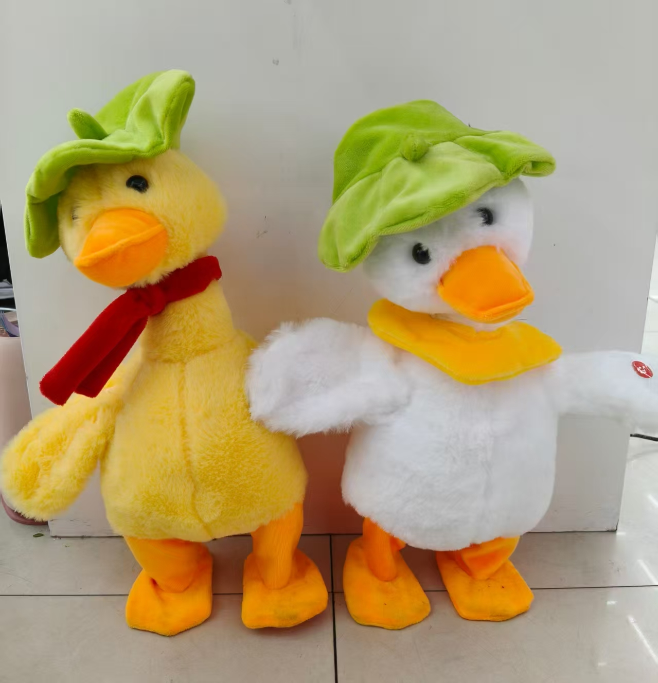Singing and dancing, little yellow duck learning to speak, recording, sand sculpture repeating, duck walking, duck plush toy Specification image