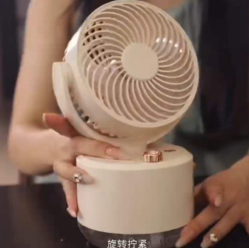 New oscillating spray desktop fan, USB mini fan, oscillating spray fan pic 3