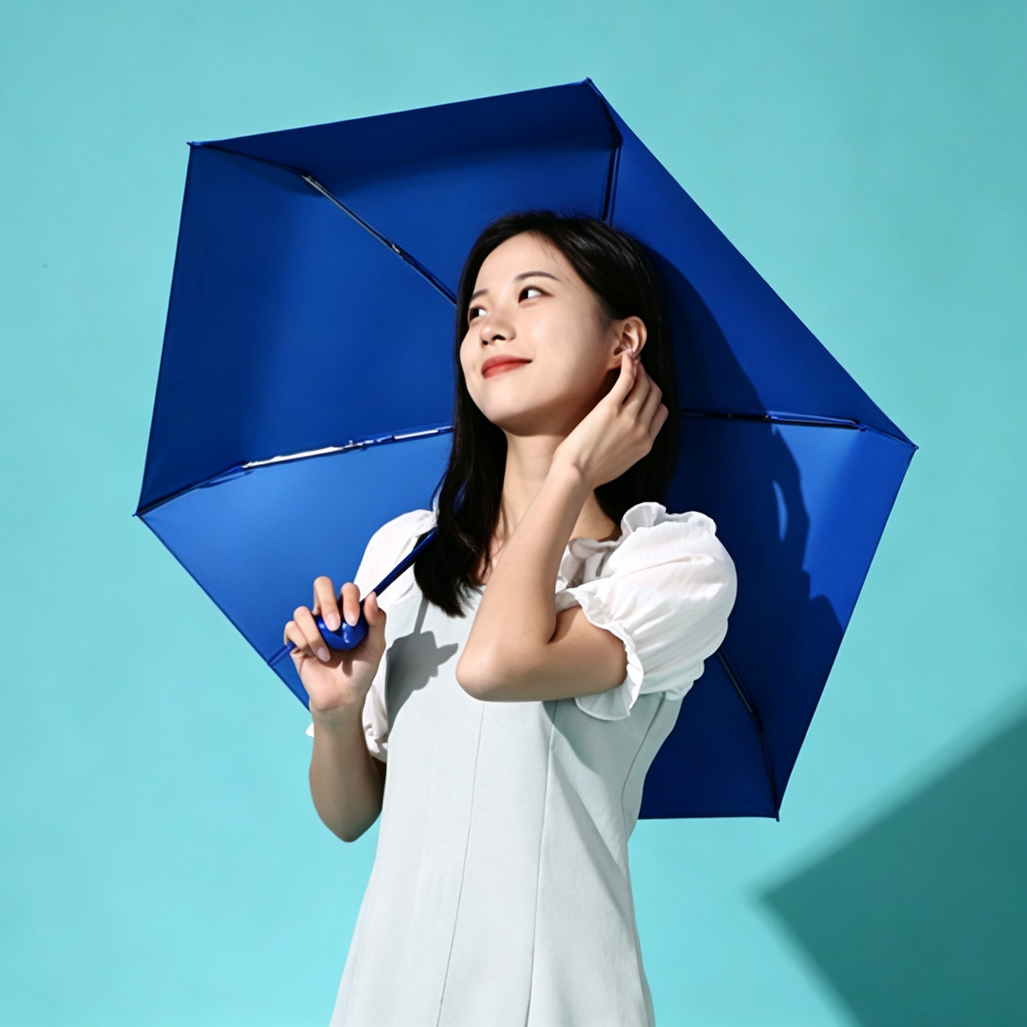 Hengdun Mini Capsule 50% off titanium gold sun Umbrella Portable Pocket umbrella for women UPF50 + UV protection color contrast, all-weather and all-weather sun umbrella, ultra-light and compact, can fit in a bag for commuting, high appearance level sun umbrella Application Scenario