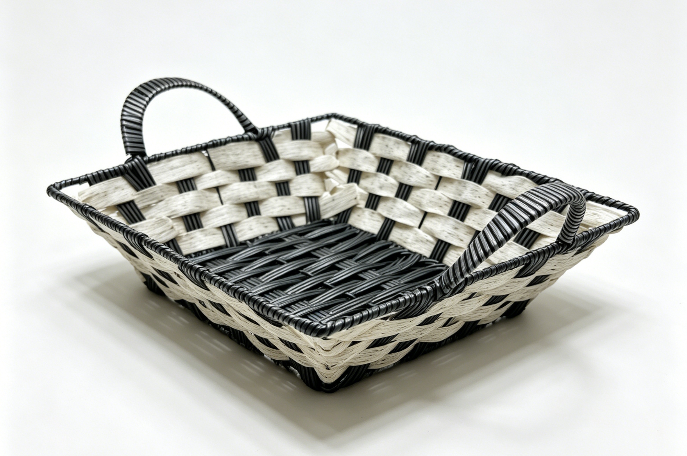 White and black rubber rectangular lugs storage basin, fruit and snack basket, bread basket, toy storage basket, supermarket gift packaging basket, souvenir packaging basket, kitchen sauce storage basket, vegetable storage basket, tissue storage basket, cosmetics basket Item Picture