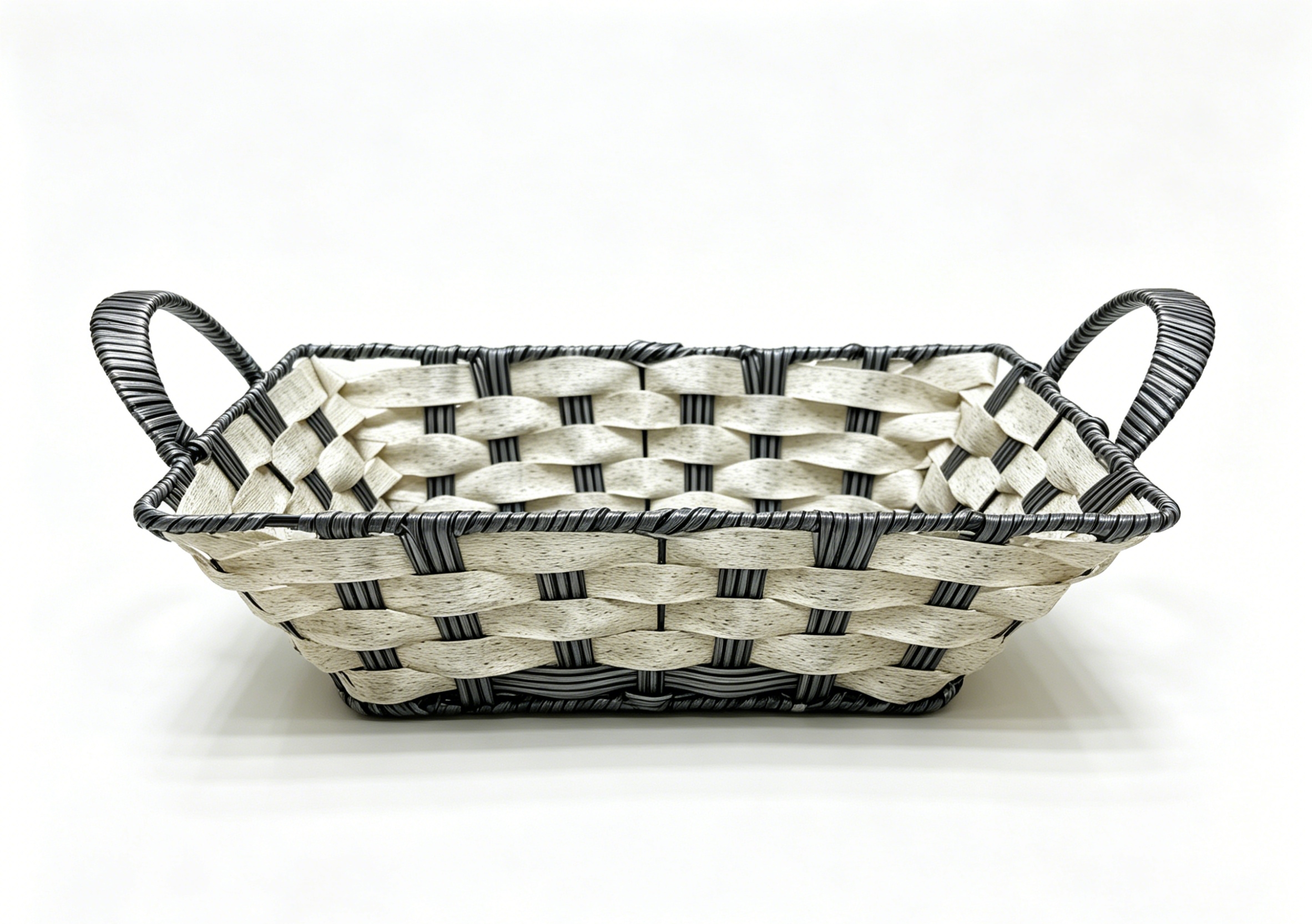White and black rubber rectangular lugs storage basin, fruit and snack basket, bread basket, toy storage basket, supermarket gift packaging basket, souvenir packaging basket, kitchen sauce storage basket, vegetable storage basket, tissue storage basket, cosmetics basket Application Scenario
