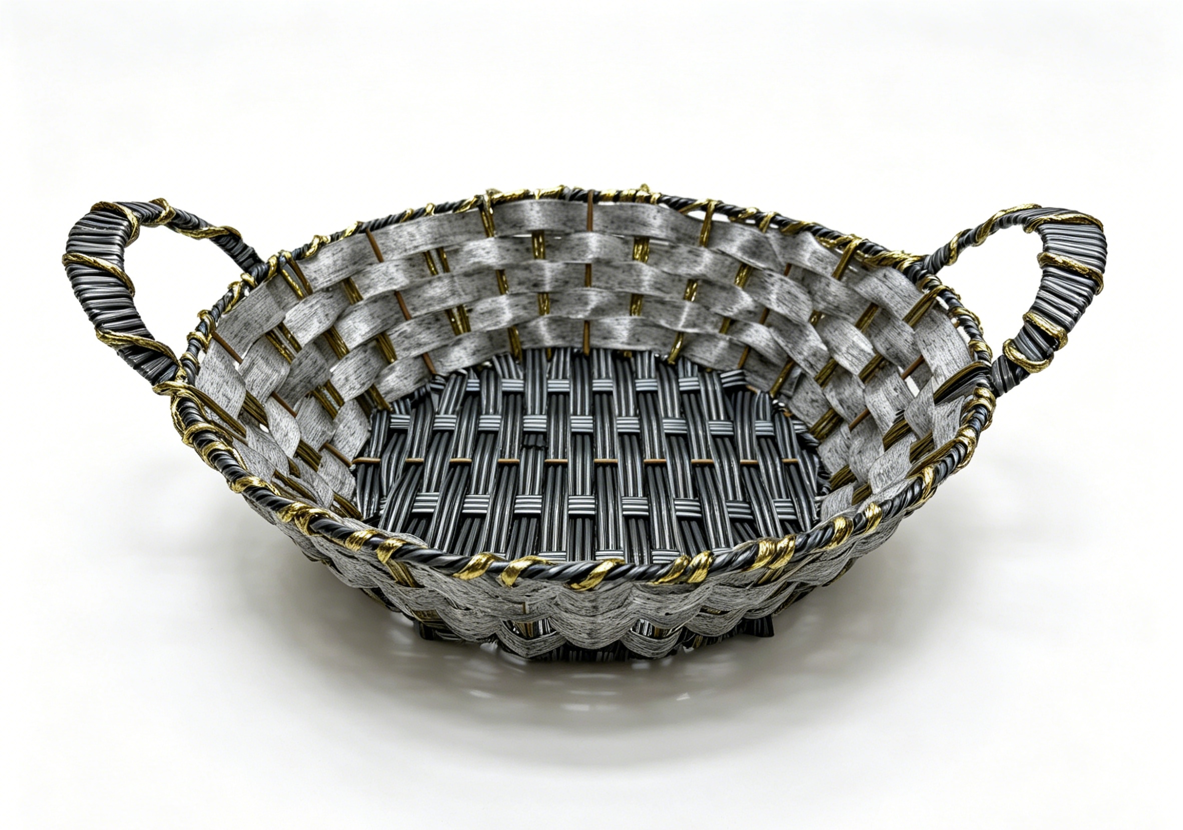 Grayish-black rubber rectangular lugs storage basin, fruit and snack basket, bread basket, toy storage basket, supermarket gift packaging basket, souvenir packaging basket, kitchen sauce storage basket, vegetable storage basket, tissue storage basket, cosmetics basket Application Scenario