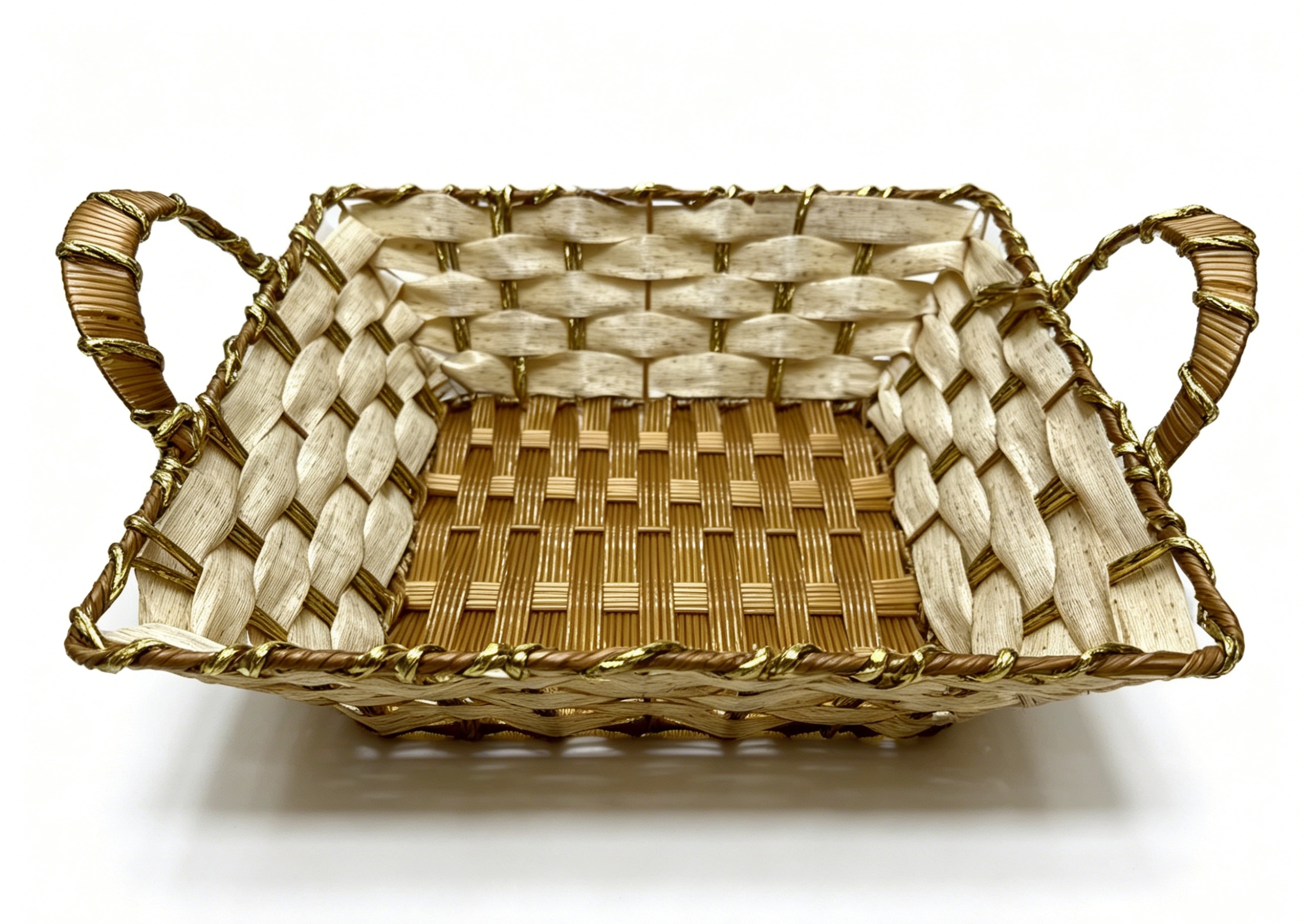 Beige rubber with gold thread square ear-pulling storage basin, fruit and snack basket, bread basket, toy storage basket, supermarket gift packaging basket, souvenir packaging basket, kitchen sauce storage basket, vegetable basket, tissue paper storage basket, cosmetics basket