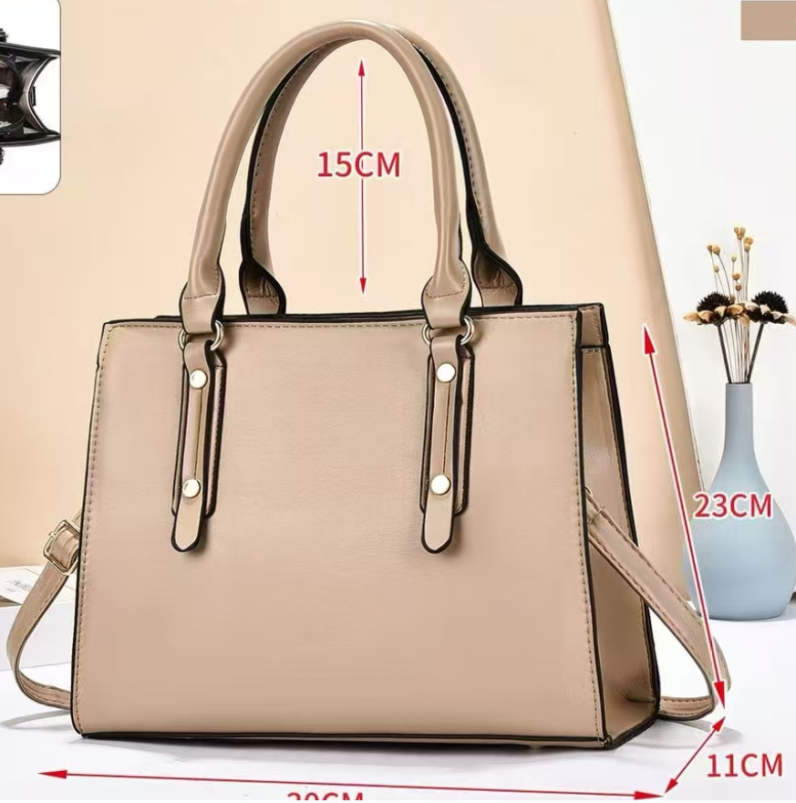 The PU women's bag has a versatile texture and is a small crossbody bag that is convenient for storing loose change throughout the four seasons