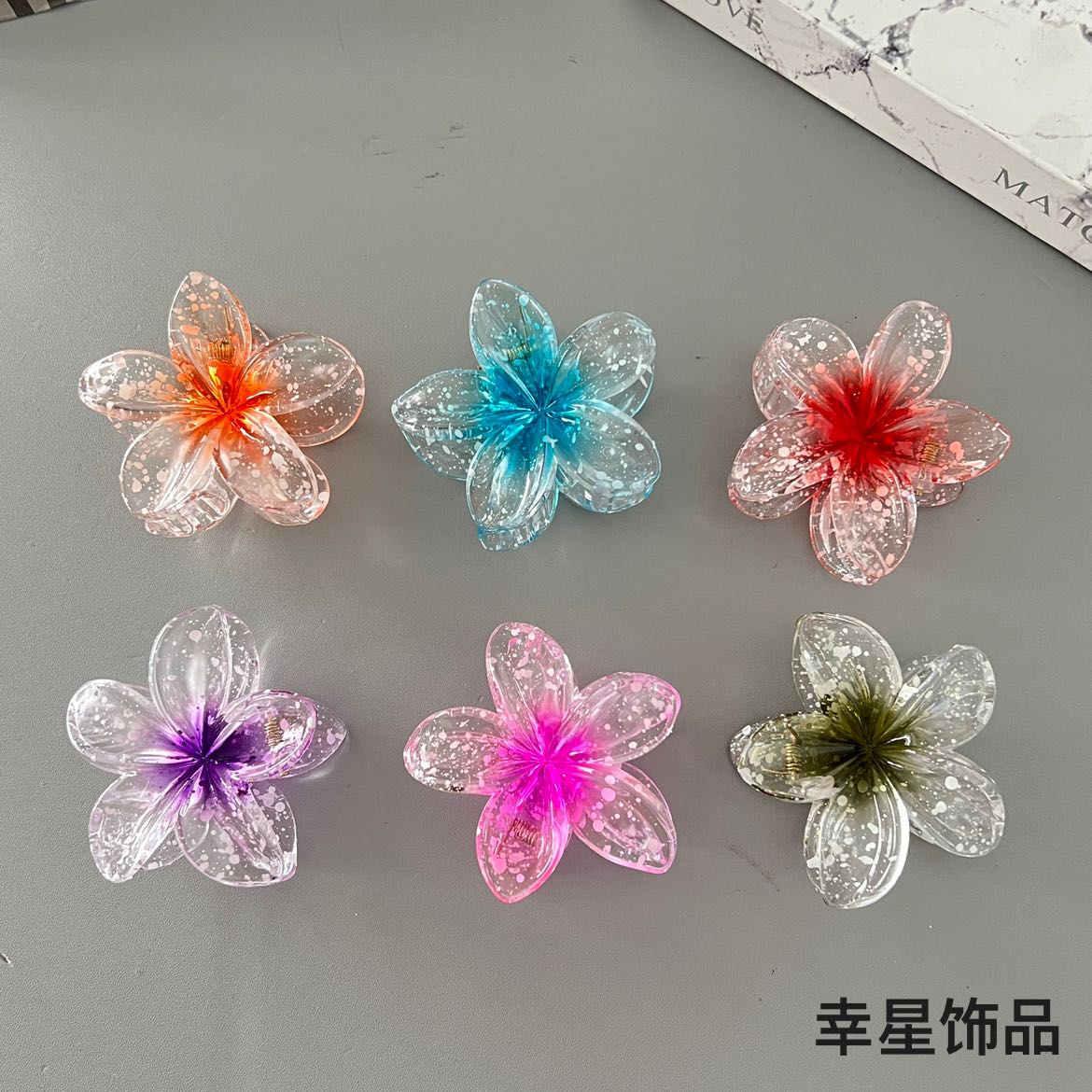 8cm fashionable new gradient frangipani flower clip, back of the head updo, shark clip hair accessory Specification image