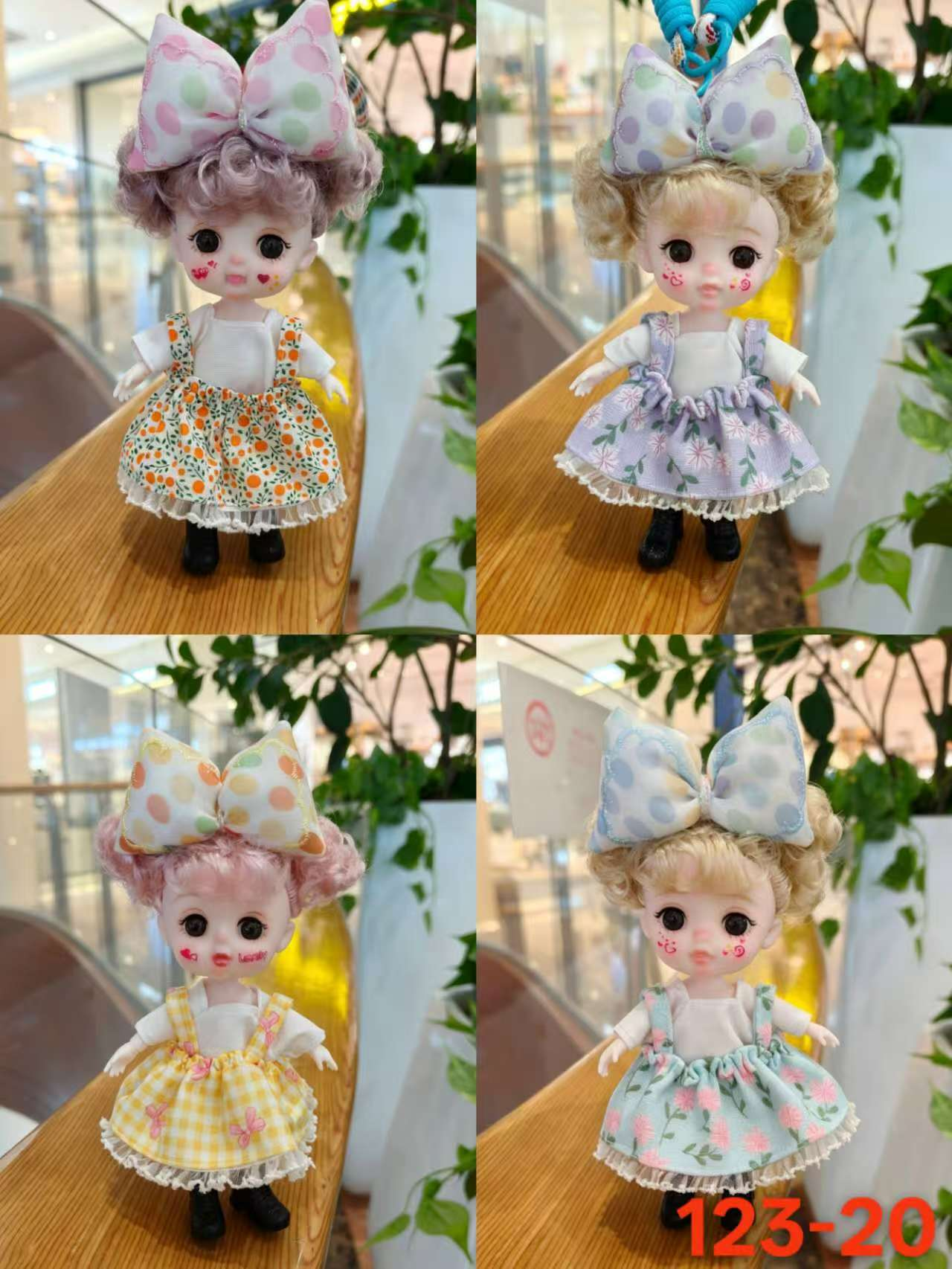 The long-legged doll keychain simulates moving joints and comes in a variety of styles. The clothes are exquisitely crafted