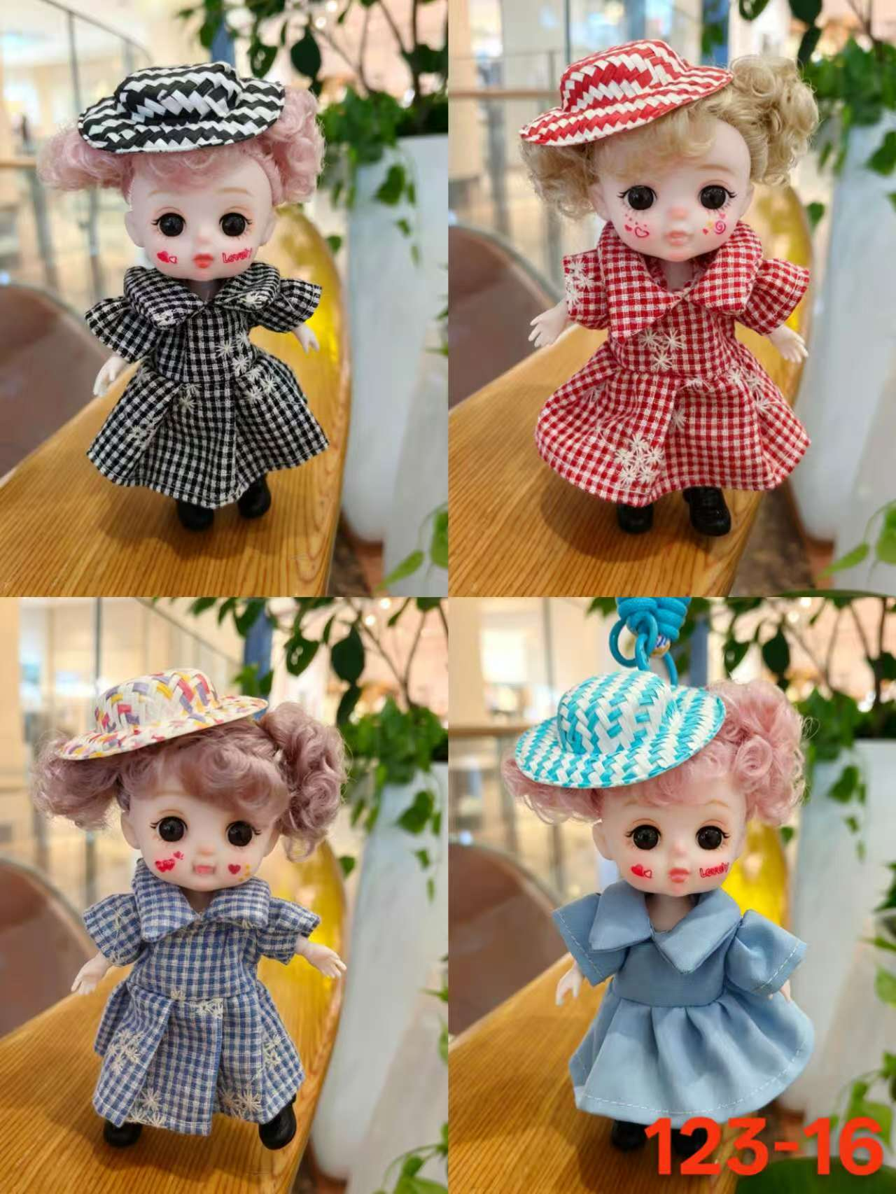 The long-legged doll keychain simulates moving joints and comes in a variety of styles. The clothes are exquisitely crafted Item Picture