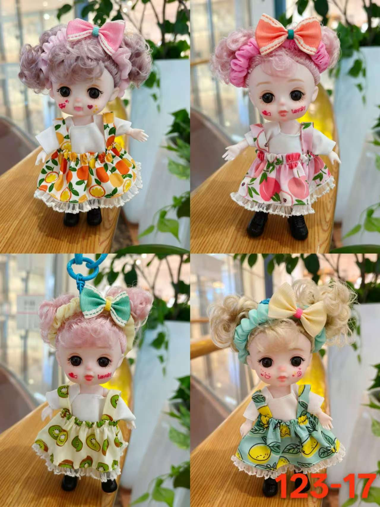 The long-legged doll keychain simulates moving joints and comes in a variety of styles. The clothes are exquisitely crafted Application Scenario