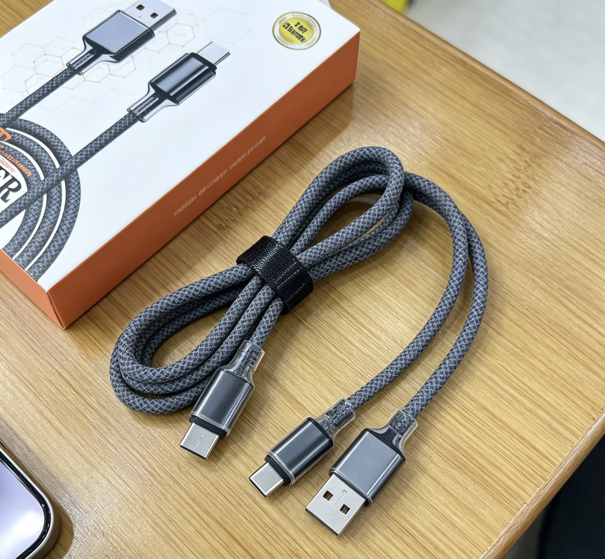 The Super Fast Charging Type-c data cable is suitable for charging Huawei, Apple 17, Xiaomi and OPPO mobile phones in vehicles. detail image 2