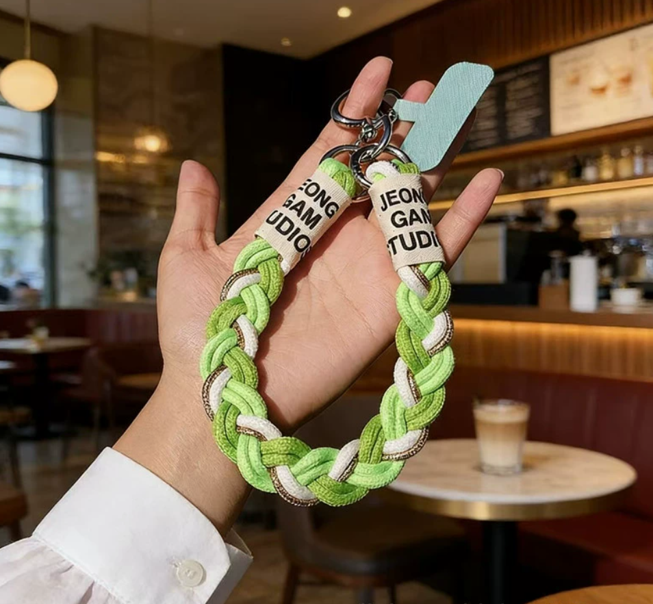 Short, color-blocked woven rope for women's wrists, cartoon and cute pendant chain, outdoor anti-loss rope Application Scenario