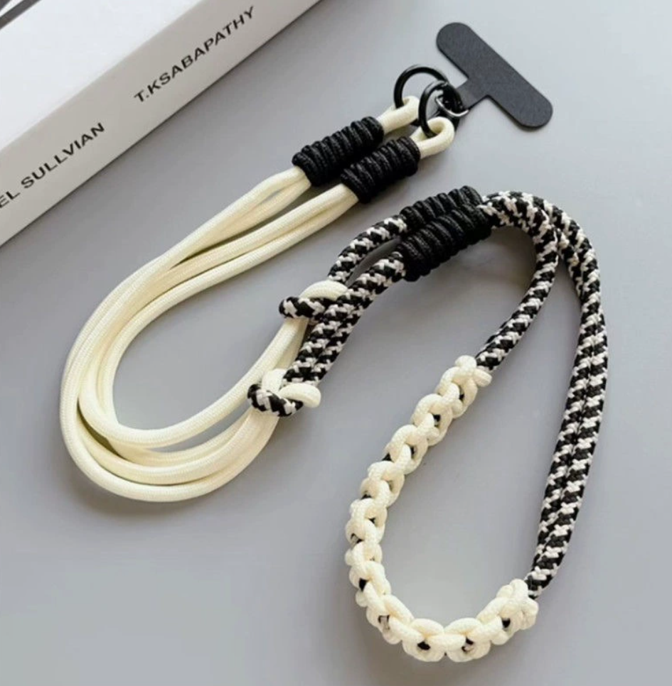 A short, color-blocked braided rope cartoon and cute pendant chain for women's wrists