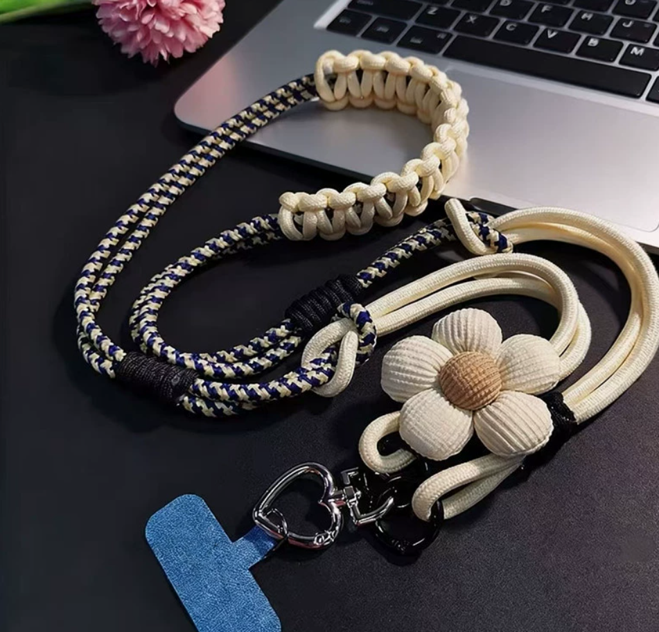 Short and fashionable beaded crystal pendant with flower decoration and metal buckle for mobile phone chain, trendy Item Picture