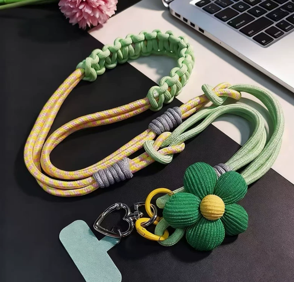 Short and fashionable beaded crystal pendant with flower decoration and metal buckle for mobile phone chain, trendy Application Scenario