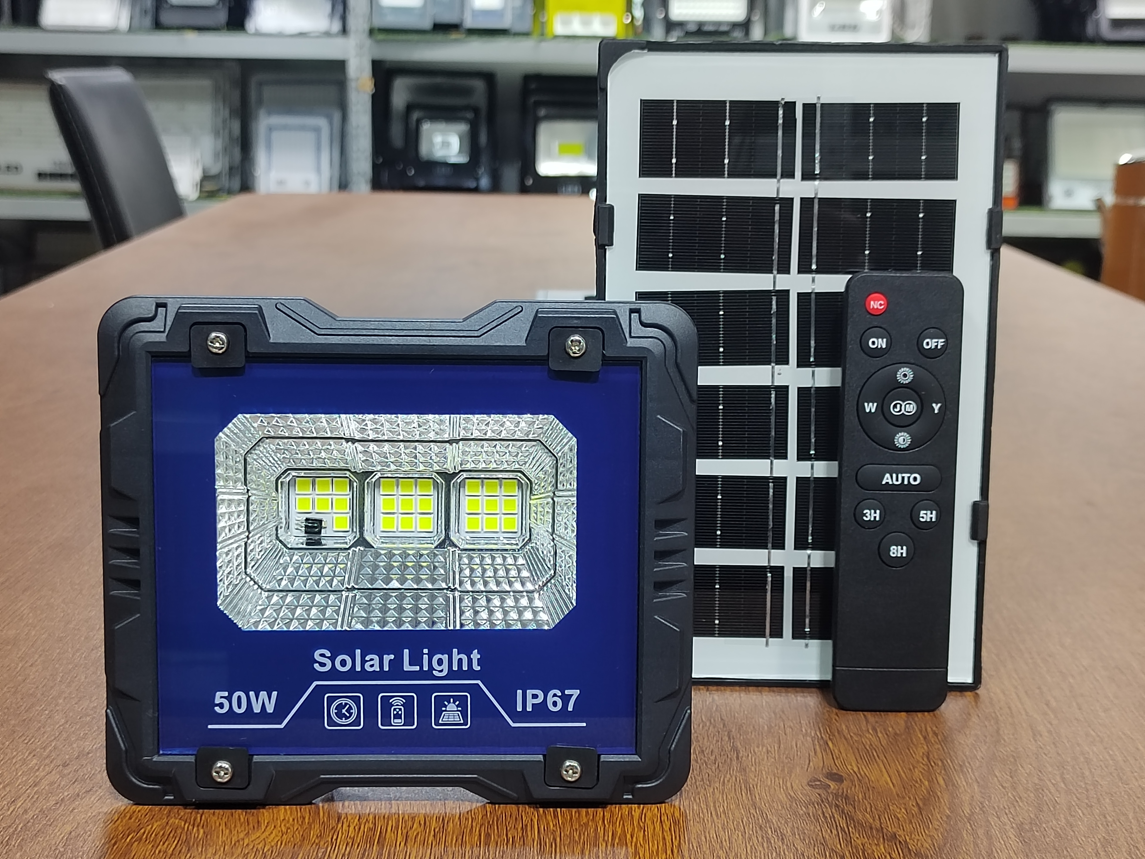 Rainproof ultra-bright courtyard street lamp, solar panel, outdoor solar lamp, energy-saving and environmentally friendly lighting, laser eye model