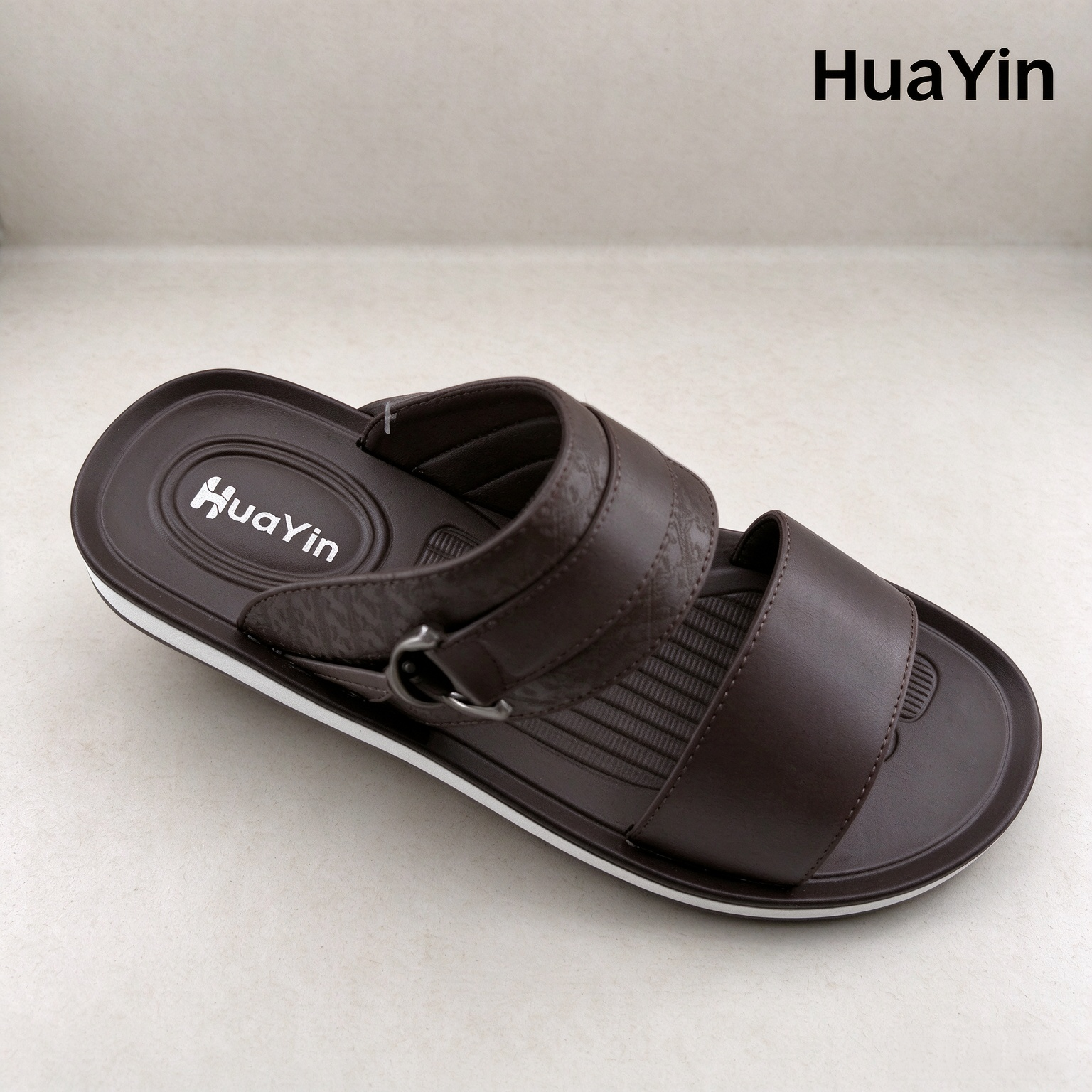 The new men's slippers are comfortable to wear Item Picture