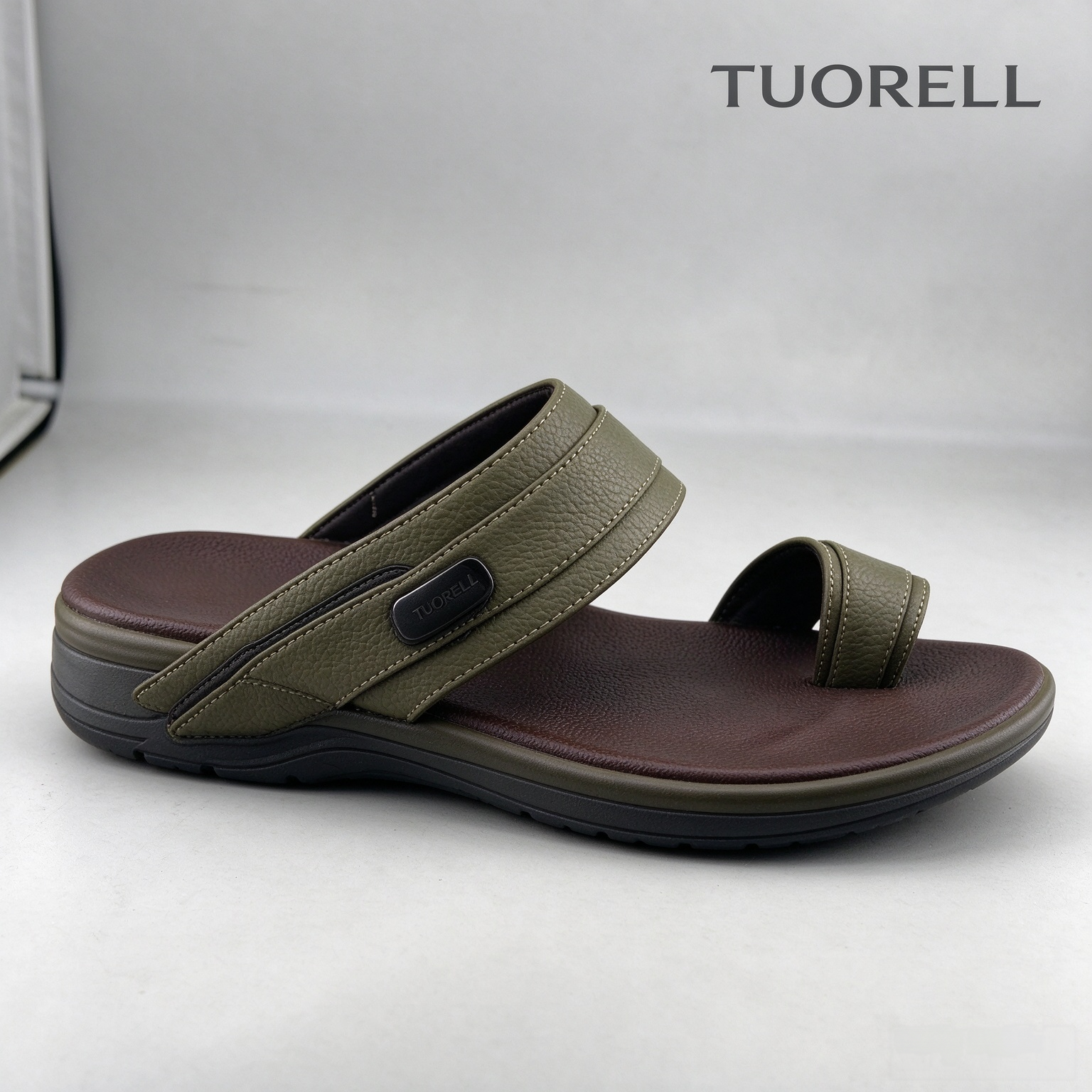 Men's slippers are comfortable and are exported to Africa and the Middle East details Picture