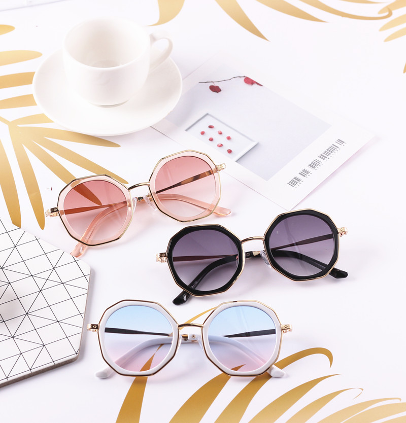 Yiwu Selection fashion street photo Polygon frame men's and girls' sunglasses B-662 Korean version children's Ocean Film accessories decorative mirror -1004/23075 thumbnail