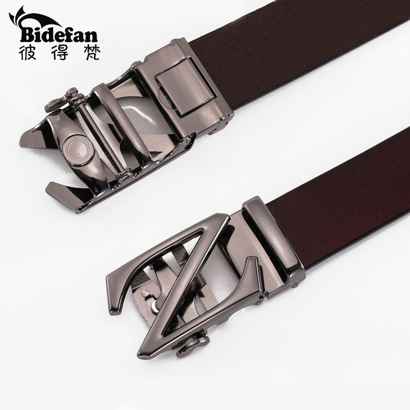 Z-Letter Men's Leather Belt on Model
