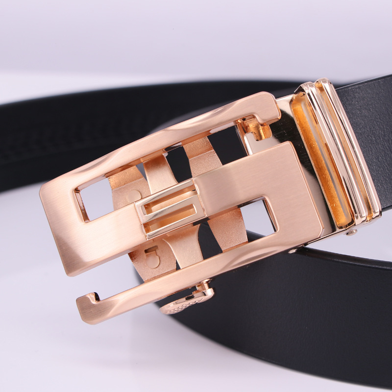 Yiwu Good Goods Men's Belt Wholesale Retro Leather Letter S Automatic Buckle Belt Imitation Antique Belt Manufacturers Wholesale 2019-1006/45800 Application Scenario