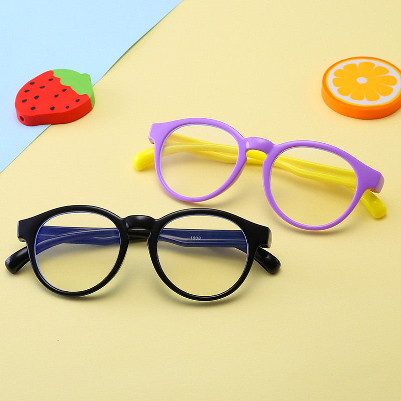 Yiwu good goods children's anti-blue glasses boys and girls baby new computer goggles anti-radiation silicone sports flat light mirror -1004/23058 thumbnail