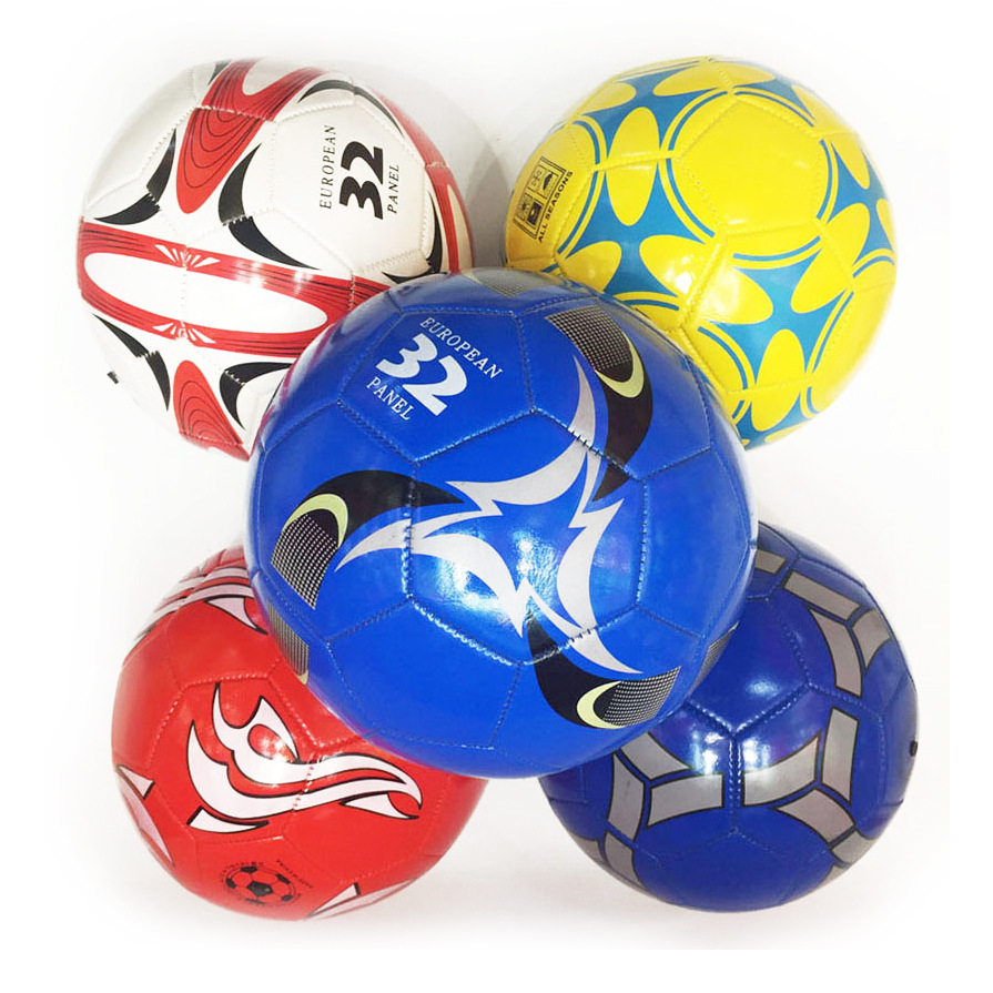 Yiwu Good Goods No. 5 PVC Football is on sale at a low price. The football team logo is a common flower mixed style. No. 4 machine sewn -1001/2304