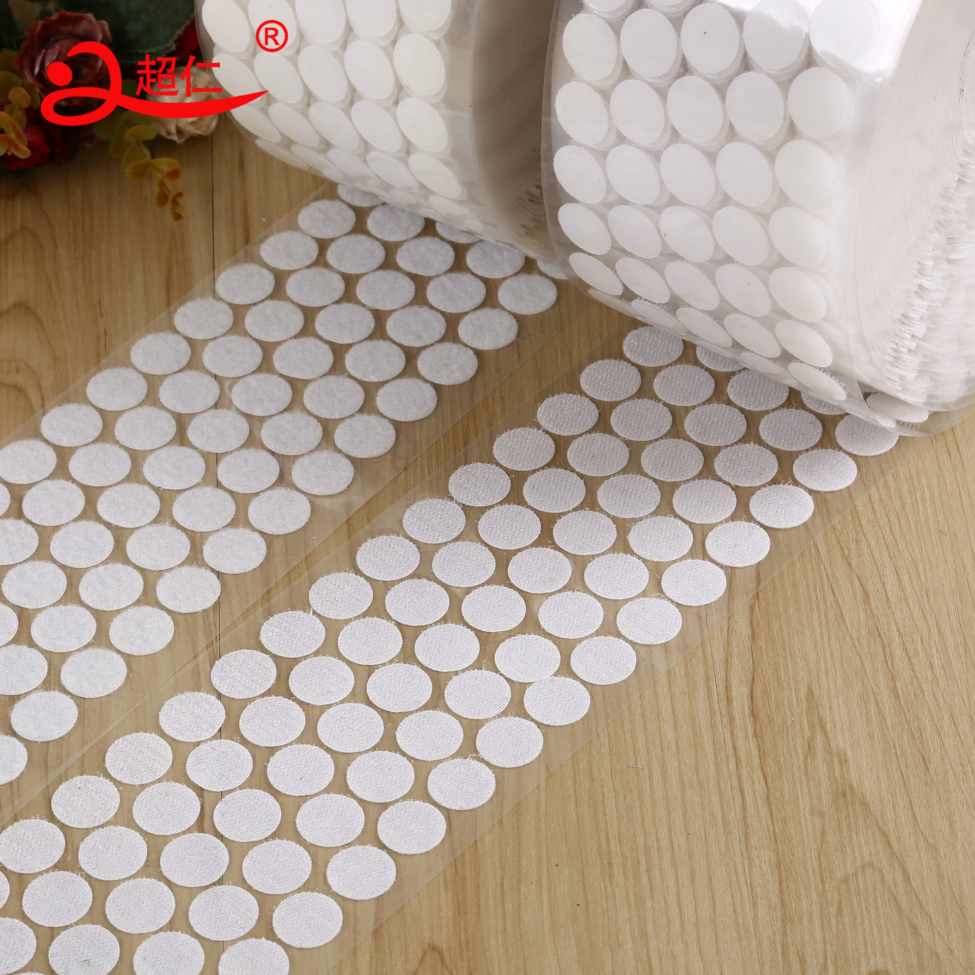 Yiwu Good Goods Round Plastic Velcro Transparent Film Blanking Round 1-3Cm Round Plastic Dot Square Velcro Baby Toys -1006/41225 details Picture