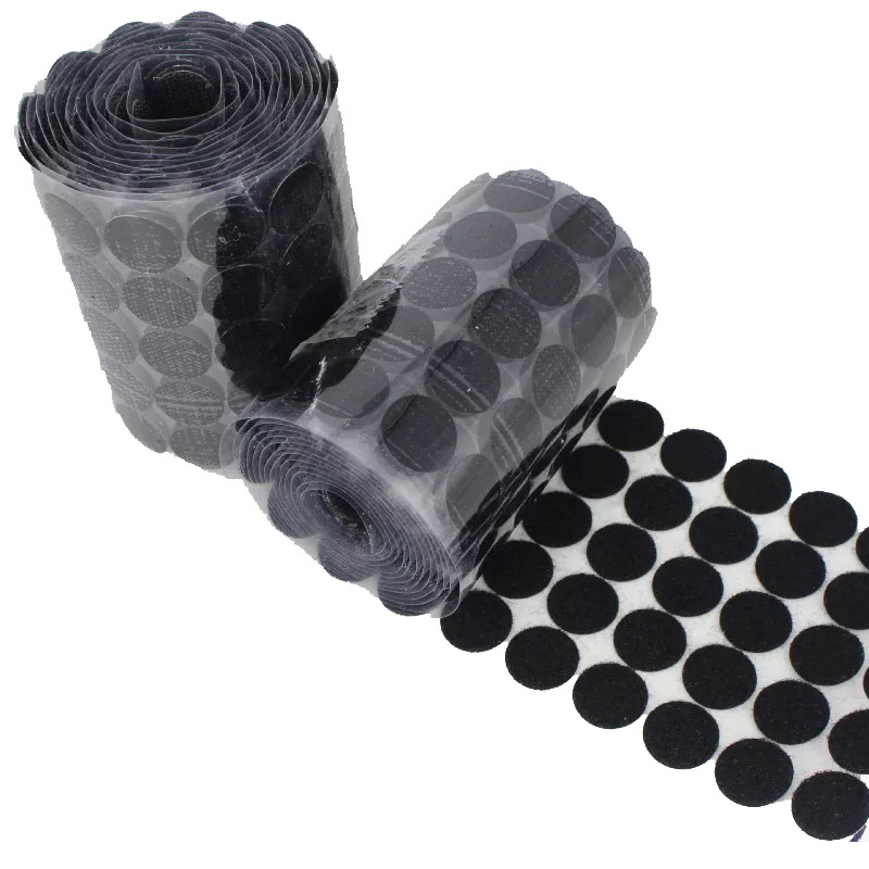 Yiwu Good Goods Round Plastic Velcro Transparent Film Blanking Round 1-3Cm Round Plastic Dot Square Velcro Baby Toys -1006/41225 Application Scenario