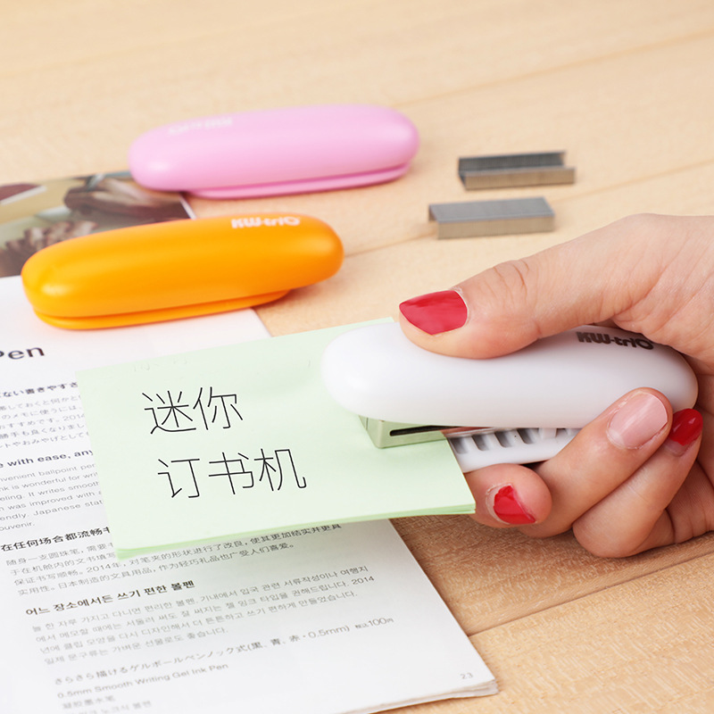 义乌好货 可得优5626迷你订书机手握式订书器小号装订机省力12号订书针可用-1004/23919