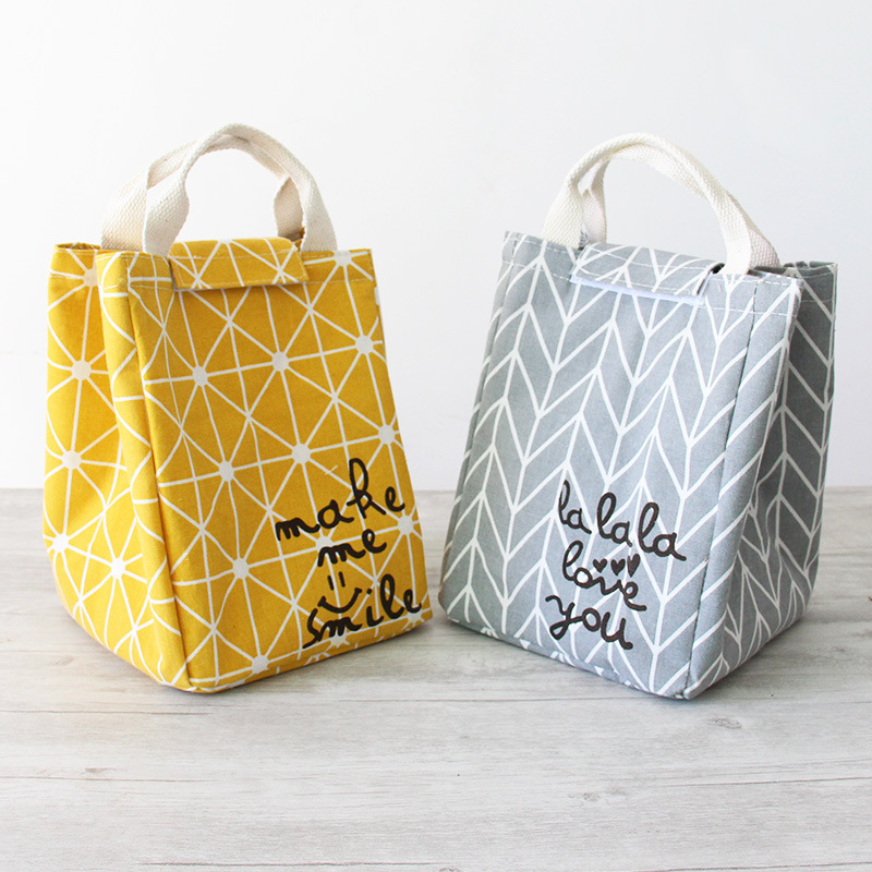 Yiwu Selection cartoon square cotton and hemp rope travel bag shoe bag convenient makeup bag cartoon insulation bag Application Scenario