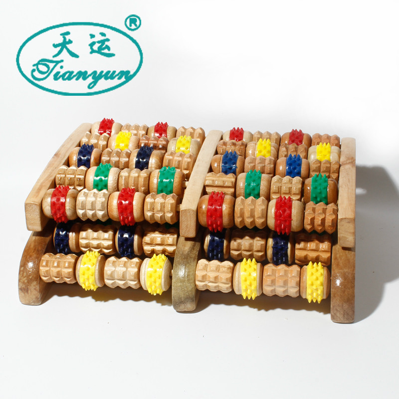 Yiwu Good Goods Supply Authentic Tianyun Brand Wooden Massager Foot Massager Foot Skin 6-Row Massager -1006/36747 Application Scenario