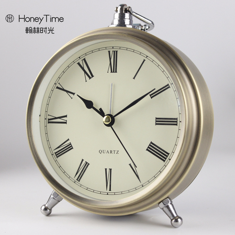 Yiwu Good Goods Creative New living room, bedroom, bedside decoration, bronze metal silent scanning second alarm clock, digital Roman clock face -1003/18505