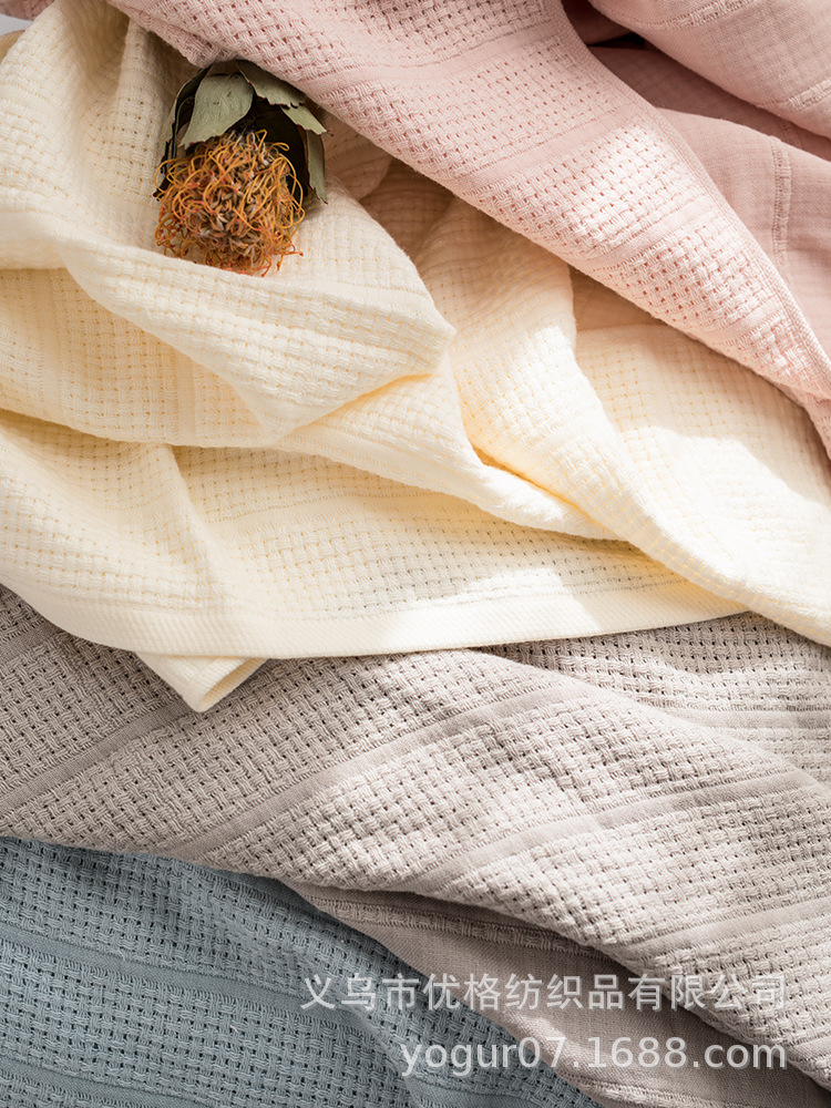 Yiwu quality products Factory direct sales four-color combed cotton nature square towels, bath towels, hotel bath towels wholesale, beach towels -1006/42024 Item Picture