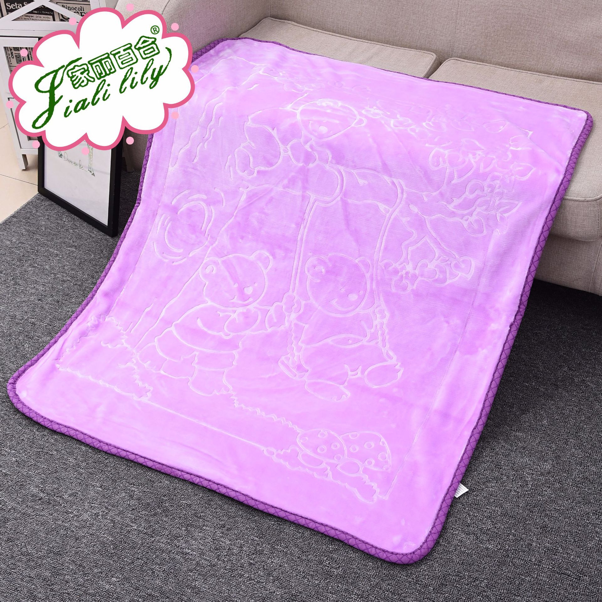 Yiwu quality products Factory direct sales, super soft baby cloud blanket, thickened warm short plush blanket, promotional gift blanket