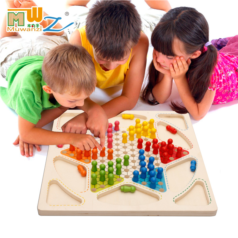 Yiwu Quality Wooden Meatballs, multi-functional Chess, two-in-one Chess, Wooden toys, Flying Chess, Checkers, children's Educational toys, Chess for adults -1001/2670 Application Scenario