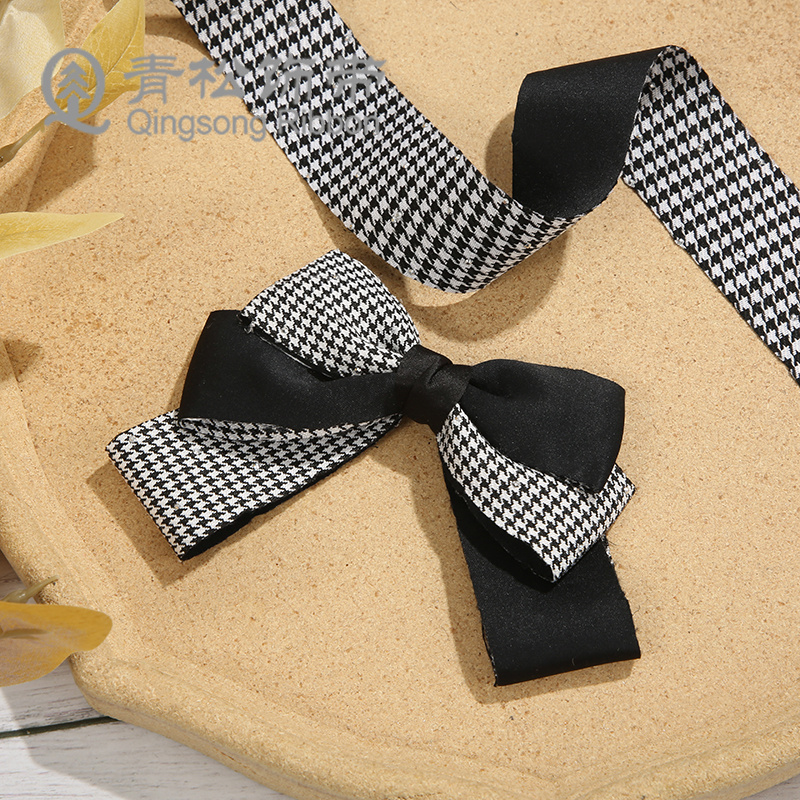 Green pine ribbons, black and white embossed diamond checkered woven ribbons, bow ribbons, ribbon cards, DIY through woven ribbons, children's hair accessories, diy pendants, gift packaging, clothing materials, clothing accessories, lace, flower packaging, ribbon cakes, gift boxes, binding straps Specification image