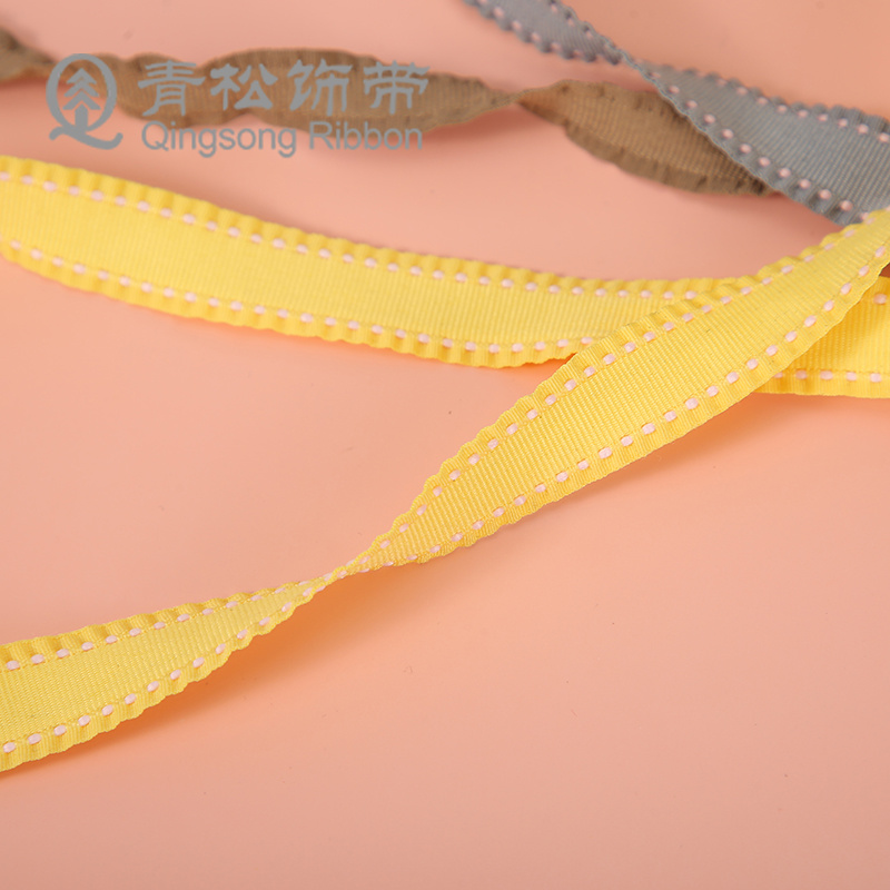 Green pine ribbons, Korean jumpers, ruffled woven ribbons, bows, ribbon cards, DIY through woven ribbons, children's hair accessories, diy pendants, gift packaging, clothing materials, clothing accessories, lace, flower packaging, ribbon cakes, gift boxes, binding straps Item Picture